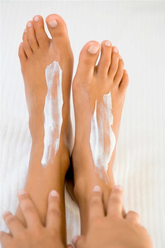 kosmeettinen jalkojenhoitotarvikkeiden kerma
