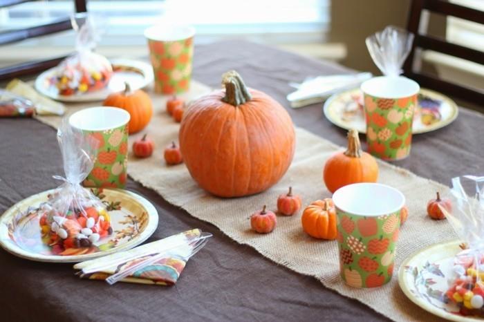 Käytä kurpitsia pöydän koristeluun syksyllä