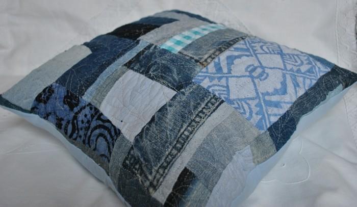 luova käsityö vanha farkut tyynyliina tilkkutäkki