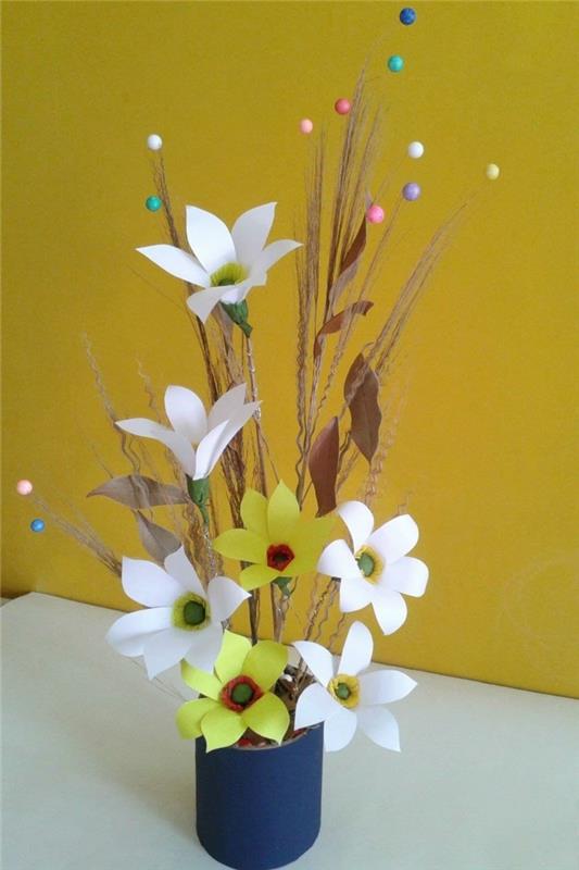 luovat käsityöt tekevät upeita kukkia paperista