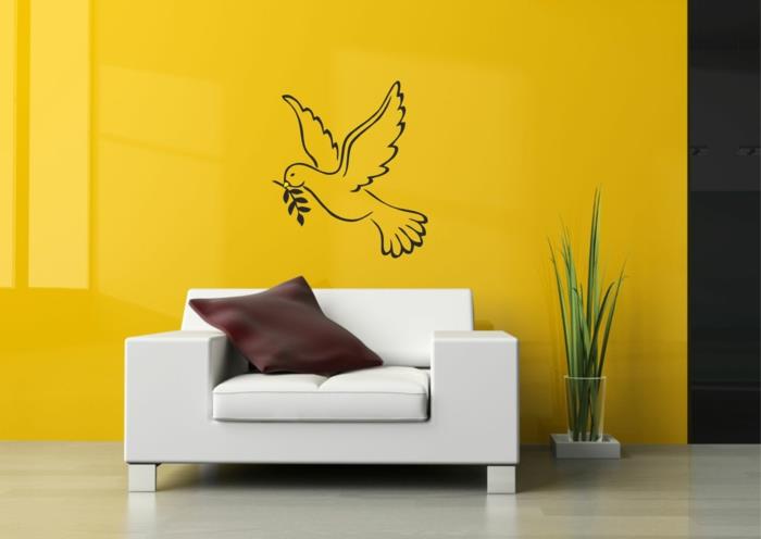 luova seinäsuunnittelu keltainen seinäsuunnittelu olohuoneen seinätarra valkoinen sohva