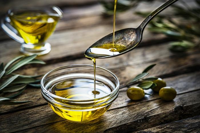 Tee yrttiöljy itse oliiviöljyä