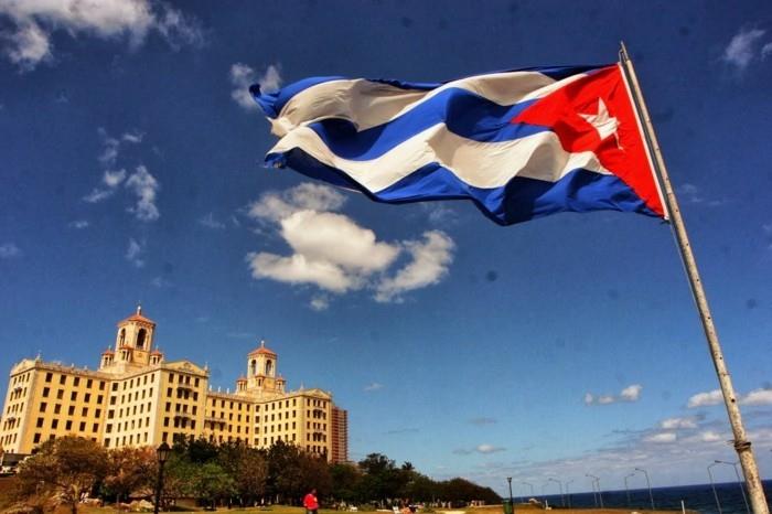 Kuuba matkustaa yksittäisiä katuja Kuubassa