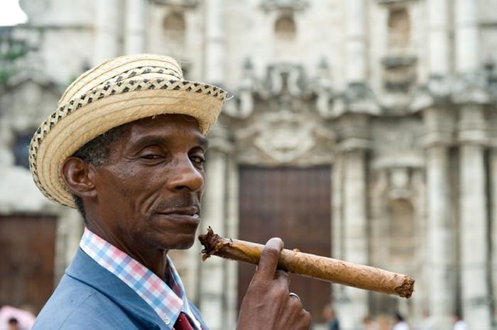 Kuuba matkustaa yksittäisiä teitä Kuuban vesiputouksessa