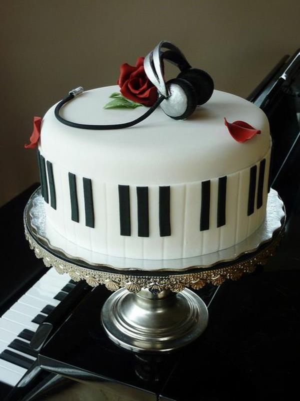 kakku piirakat musiikki valkoinen ruskea piano