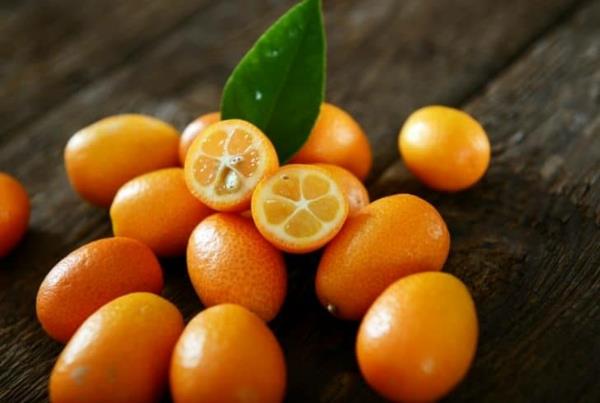 kumquat -hedelmiä