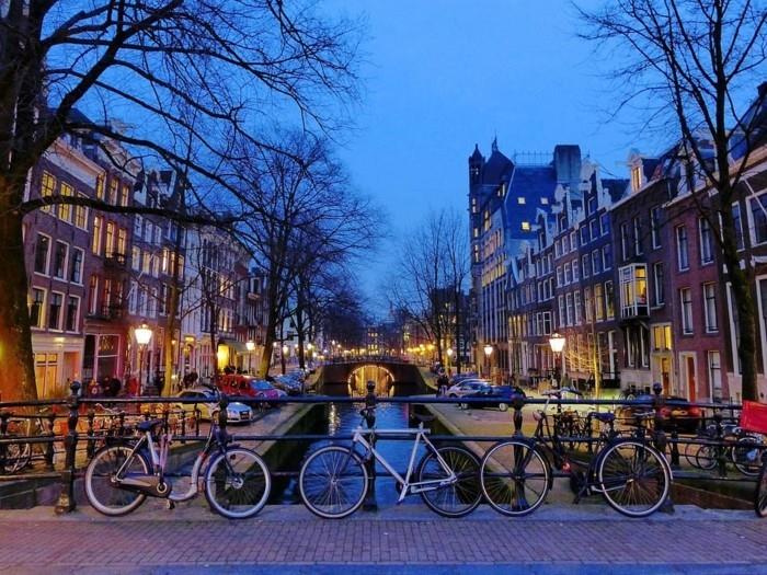 lyhyt matka amsterdamiin vierailemaan Alankomaiden pääkaupungissa