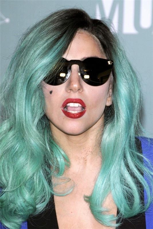 lady gaga pitkät siniset hiukset