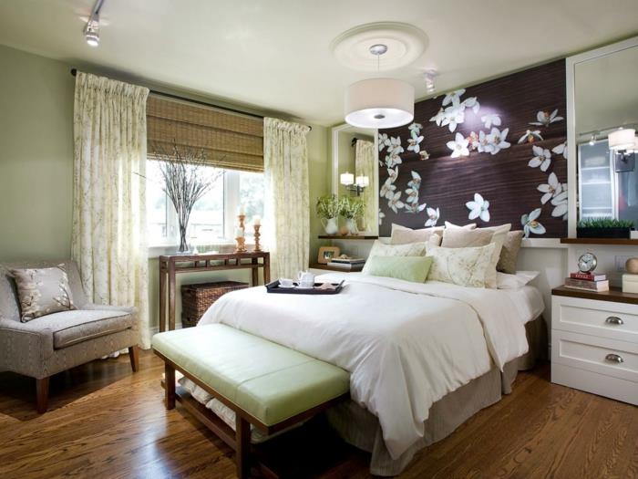 lamppu makuuhuoneen kattovalaistus vaaleanvihreät seinät lattiaideat puu näyttää