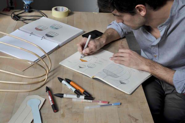 lamput ja valaisinsuunnittelija riippuvalaisimet Tull -suunnittelija Tommaso Caldera työssä