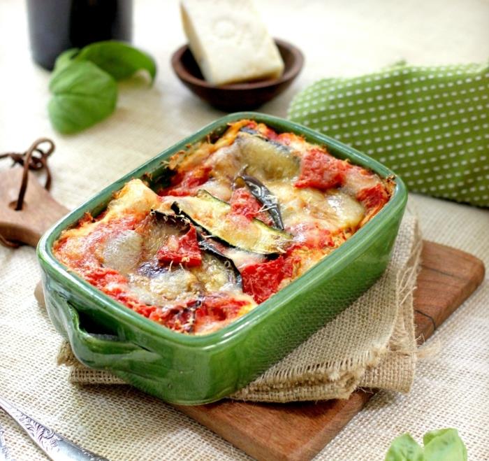 Lasagne -resepti vegaaninen terveellinen ruoka keraaminen leivinpaperi