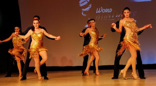 latinalaisamerikkalaiset tanssit mambo -lavafestivaali