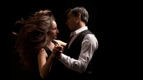 latinalaisamerikkalaiset tanssit romantiikka tanssi pari