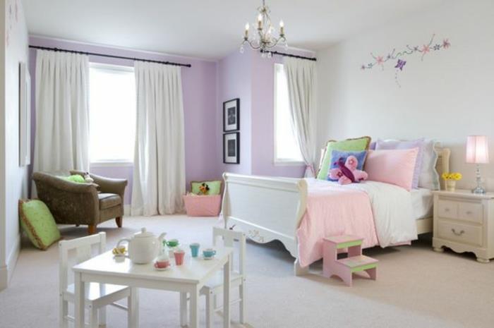 laventelin väri aksentti seinä lastenhuone
