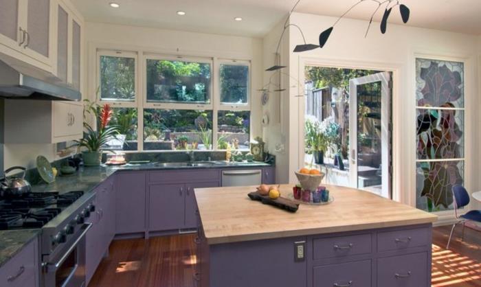 laventelin väri tumman violetti keittiökalusteet pohjakaapit puu