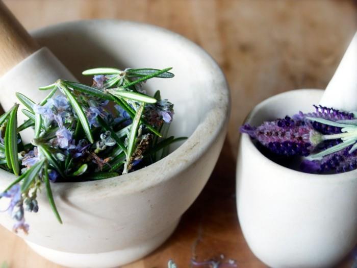 laventeliöljy puhtaat luonnolliset öljyt laventeli kasvit rauhoittavat