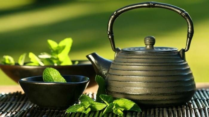 Ajoittain paastoava terveellinen juoma vihreää teetä