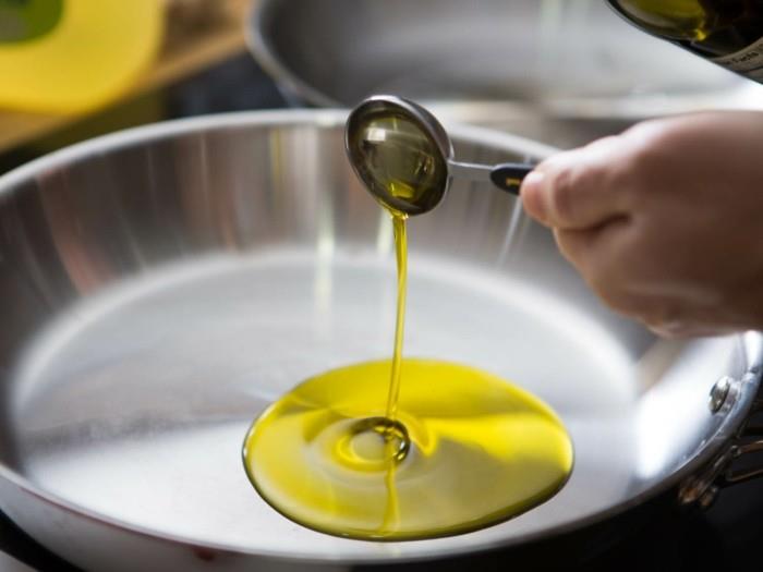 elää terve keittiö järjestää oikein oliiviöljyä
