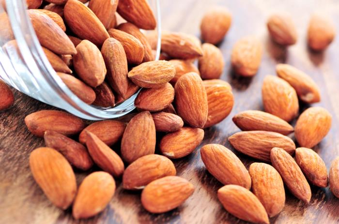 elää terveellisesti syöminen pähkinät mantelit rasvaiset tuotteet