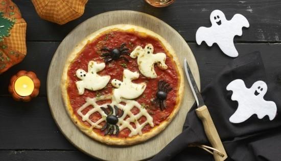 herkullisia pizzan täytteen ideoita halloweeniin hämähäkkien ja aaveiden kanssa