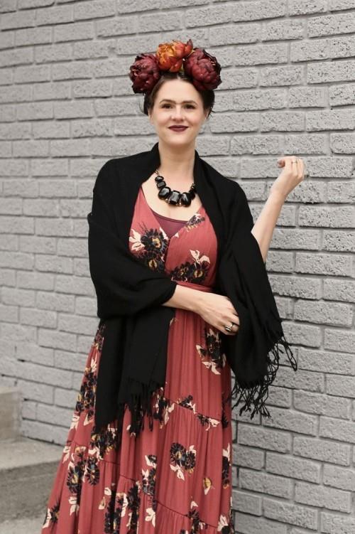 Jäljittele helposti Frida Kahlon Halloween -asuja
