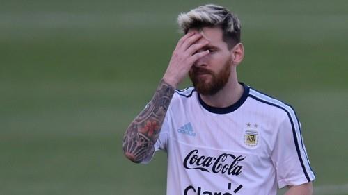 leo messi käsi tatuointeilla