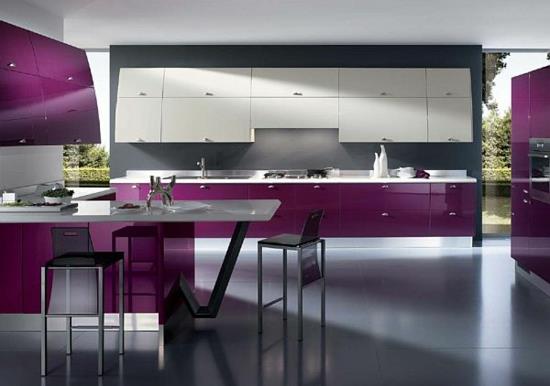 violetti väripaletti keittiössä moderni muotoilu violetit pinnat