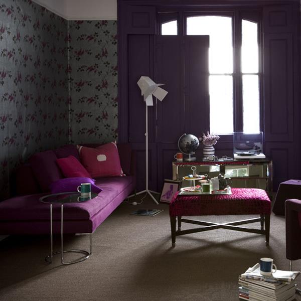 violetti värimaailma toimistolattiavalaisin tumma mukava olohuone