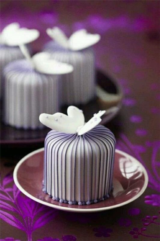 violetti ja valkoinen mini torttu valkoinen perhonen