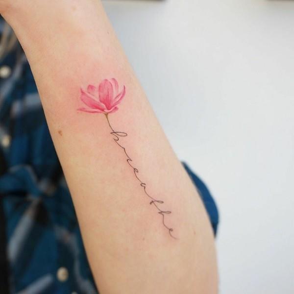 lotus kukka font tatuoinnit naisille