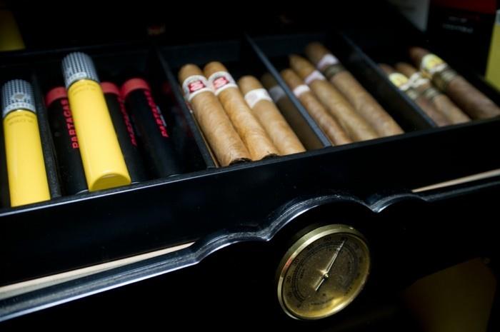 kostutin testihuone ilmasto ilma kostutus yksityiskäyttöön sikarikaappi humidori