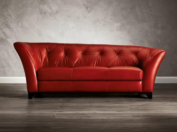 ylellinen design -sohva kardinaalipunaisella