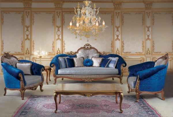 ylelliset italialaistyyliset huonekalut sininen sohvalla