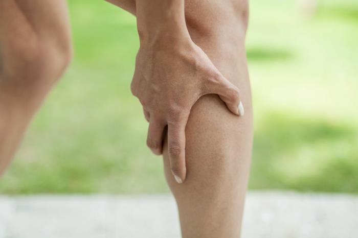 Magnesiumin puutteen oireet tunnistavat jalkakrampit