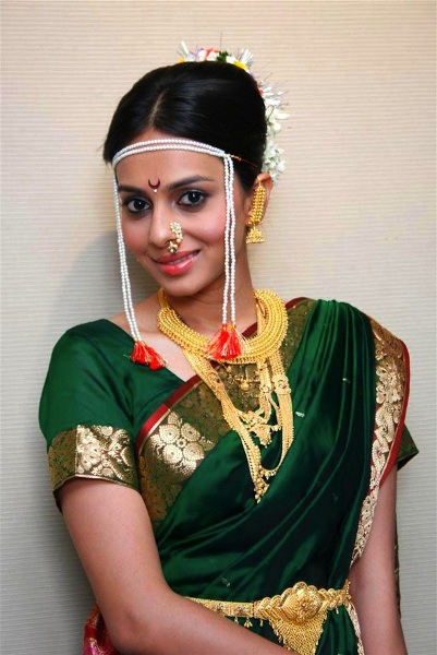 Maharashtrian brude makeup