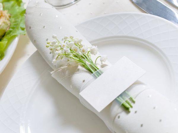 maigloeckchen valkoinen kangas lautasliinat pöydän koristelu häät