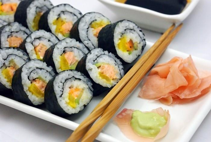 Maki-sushi-tarjoilu ja kulutus