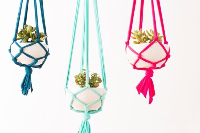 macrame -ripustuskori eri väreissä