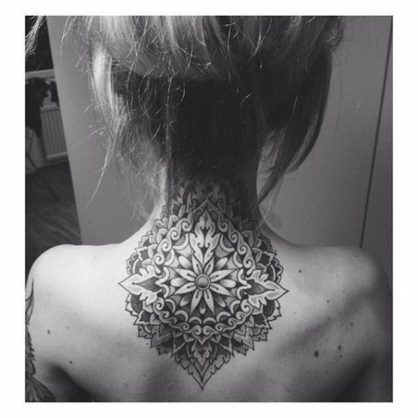 mandala tatuoinnit lotus mandala takaisin kuvio