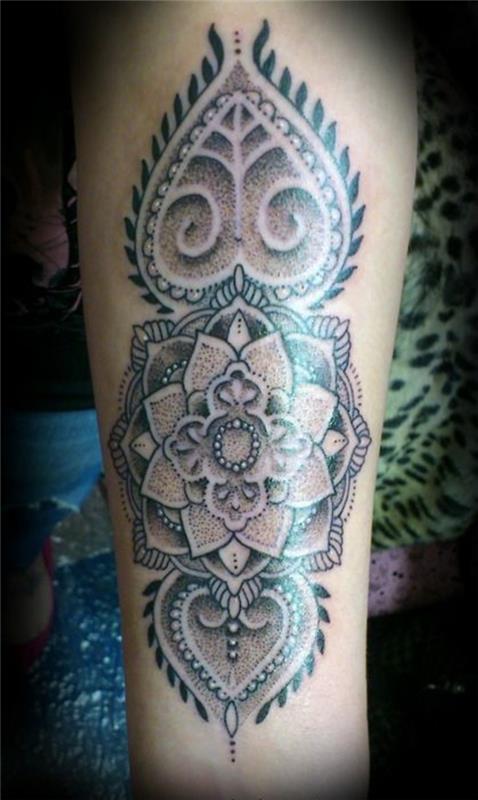 mandala tatuointi mandala lehdet design käsivarsi