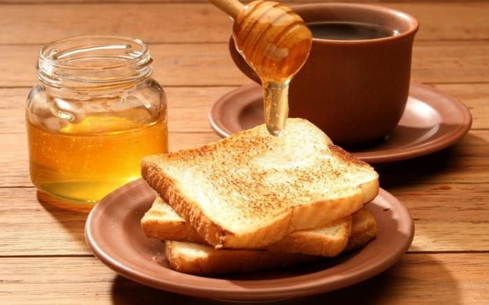 manuka hunaja terveellinen aamiainen tee paahtoleipä