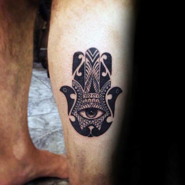 maori hamsa tatuointi sääri