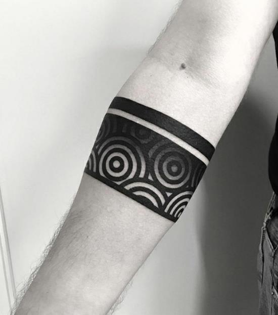 maori miesten rannekoru tatuointi ideoita