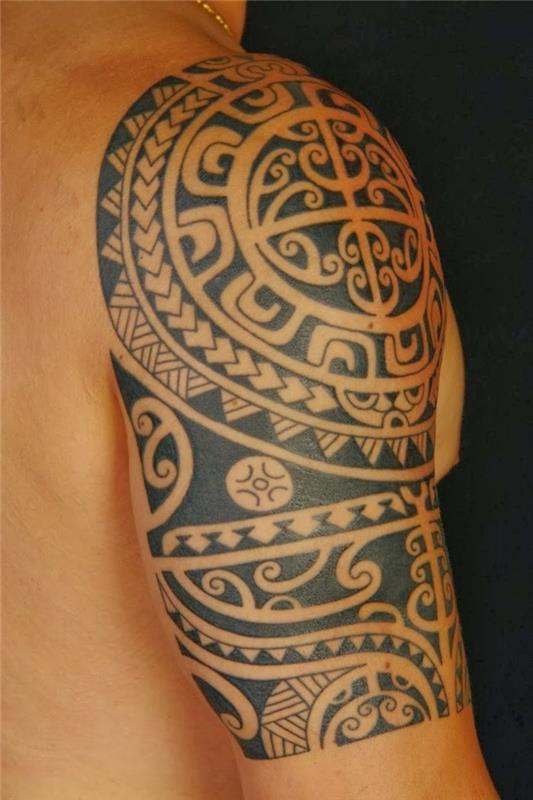 maori tatuointi olkavarren miesten tatuointi