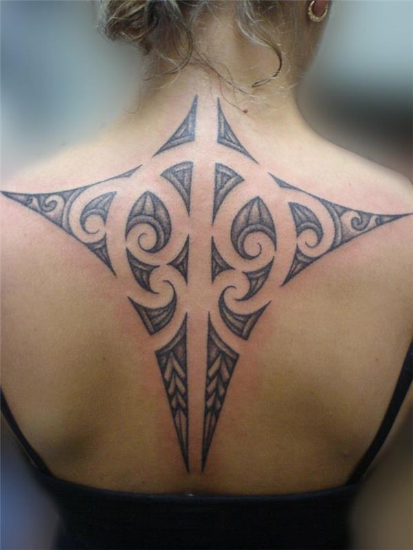 maori tatuoinnit naisten tatuointi heimo takaisin