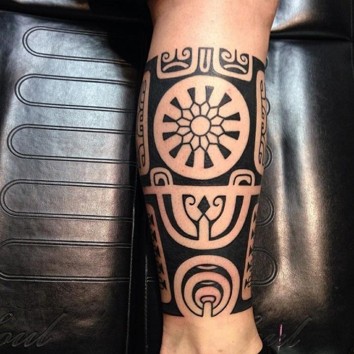 maori -tatuoinnit heimomotiivit jalka -tatuointi