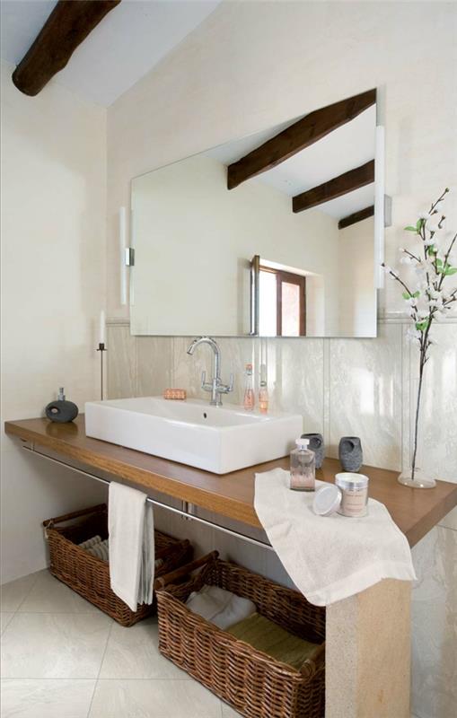 marmorikivi maalaismainen kylpyhuone korit pyyhkeet