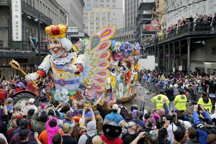 Katunäkymät Mardi Grasista New Orleansissa