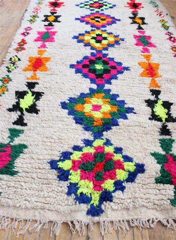 marokkolaiset matot azilal -tyyliset kirkkaat värit