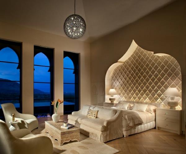 Marokon talo sisäänrakennettu holvi sängyn yli